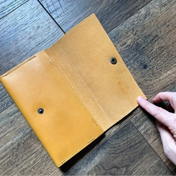 ~*~ Portland Leather Rancher Wallet Sunflower ~*~ - Picture 3 of 7